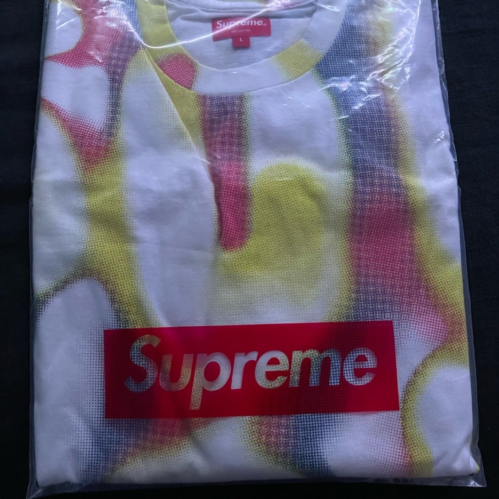 SUPREME LONGSLEEVE